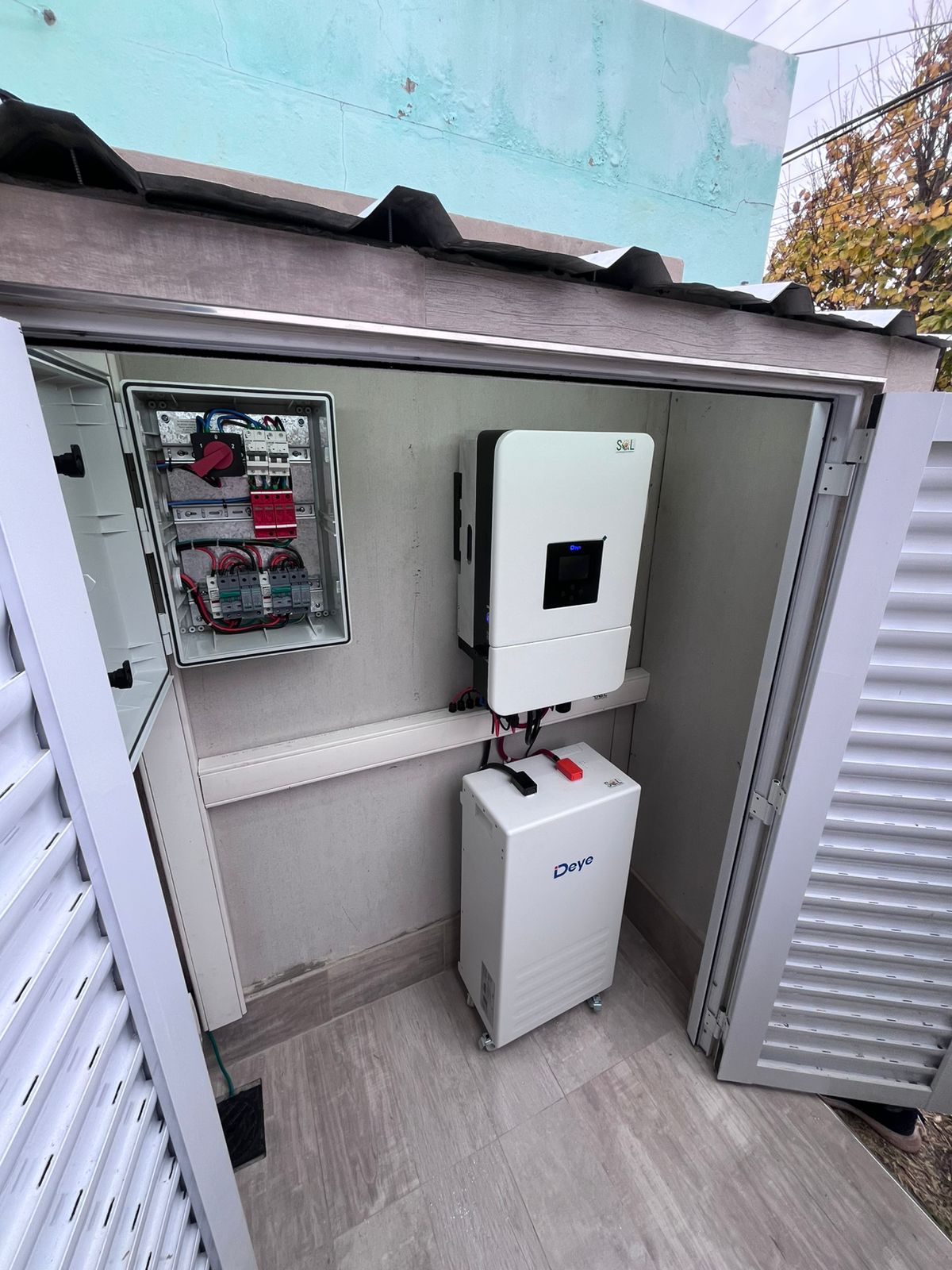 Inversor Híbrido 8KW y Batería Litio 16KW cabinado con Tablero con protecciones. Santa Fe, Capital